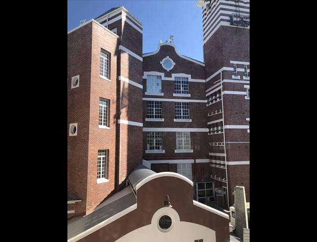 792M² OFFICE TO LET IN GARDENS